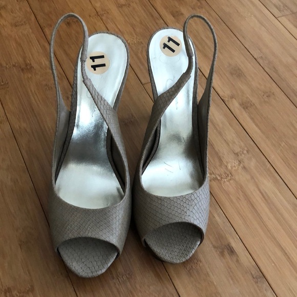 Jessica Simpson heels - Picture 3 of 4